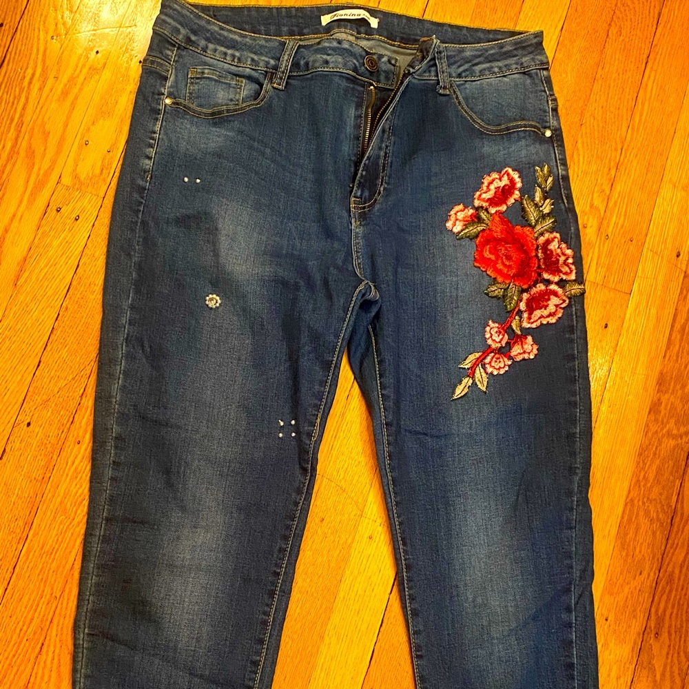 Italian jeans with embroidery!